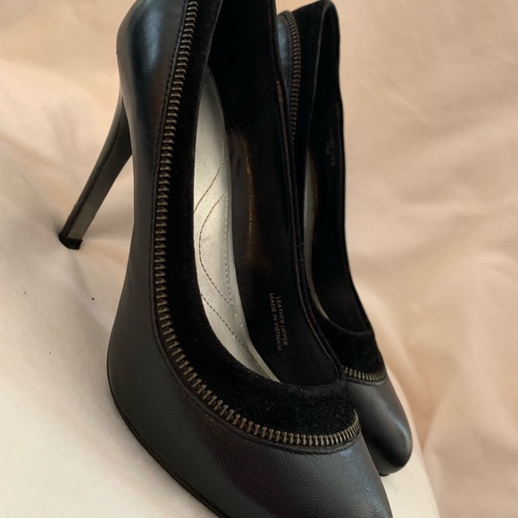 Pumps - Picture 4 of 7